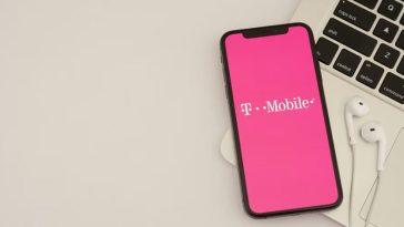 does t mobile store text messages