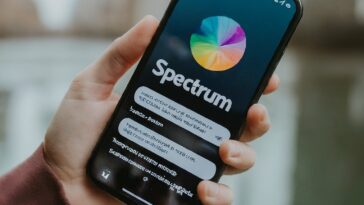 can you see text messages on spectrum mobile