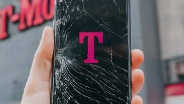 does tmobile replace screens