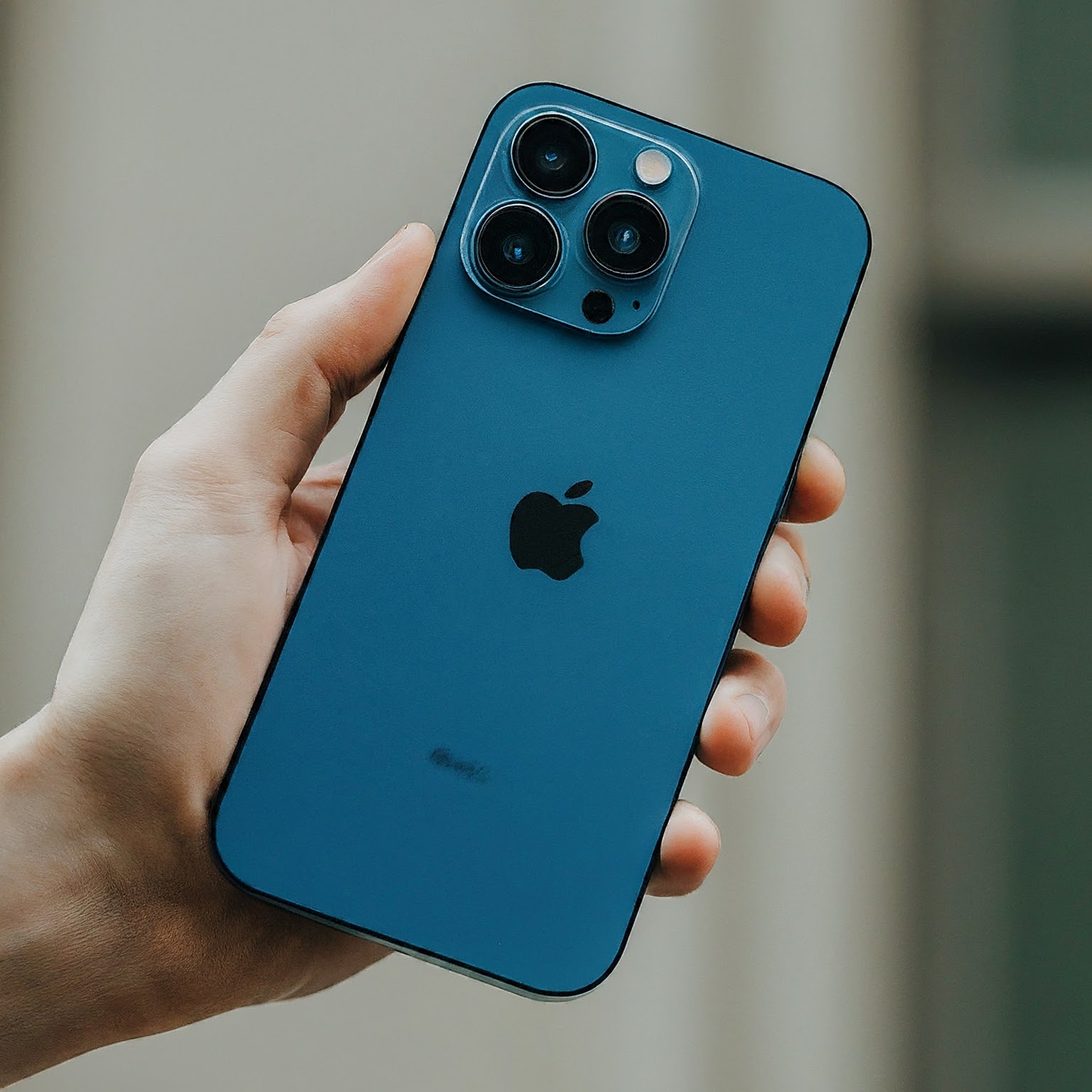 iphone 13 pro max sierra blue